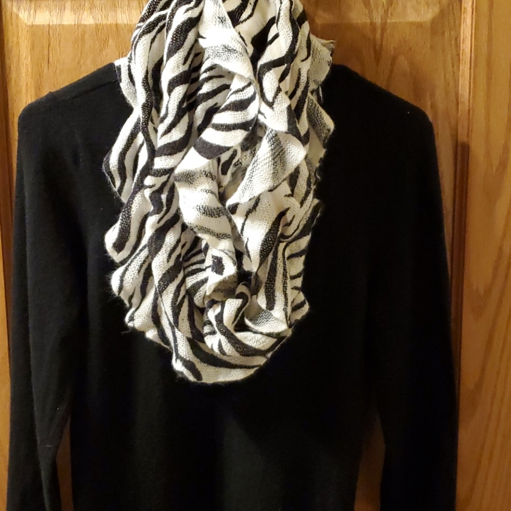 Infinity scarf - Picture 3 of 3